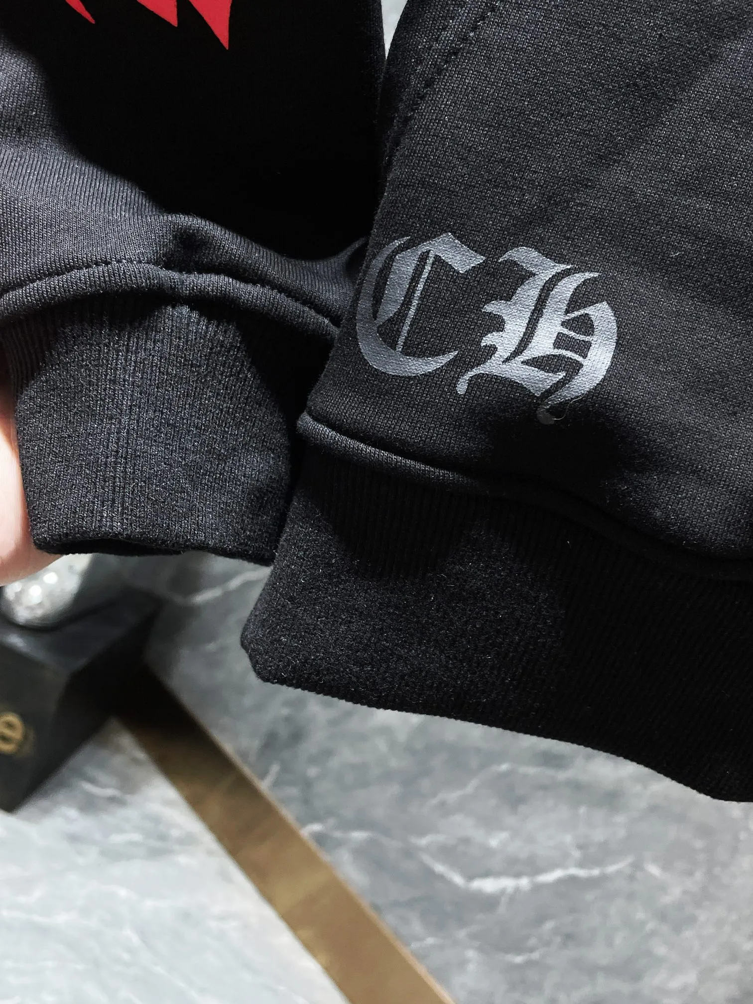 P246 Chrome Hearts Autumn and Winter 2025 simultaneous sale at counters❤️ Chrome Classic Color Phantom Cross Letter Flower Arm Hooded Sweatshirt Imported environmentally friendly glue printing and dyeing Improved customized version of 1:1 high-gram weight high-quality fabric Recommended Color: Black White Code Number: S, M, L, XL.